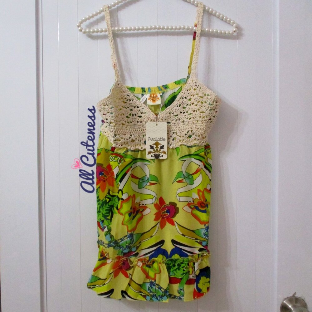 Available Yellow Floral Sleeveless Top Size M
